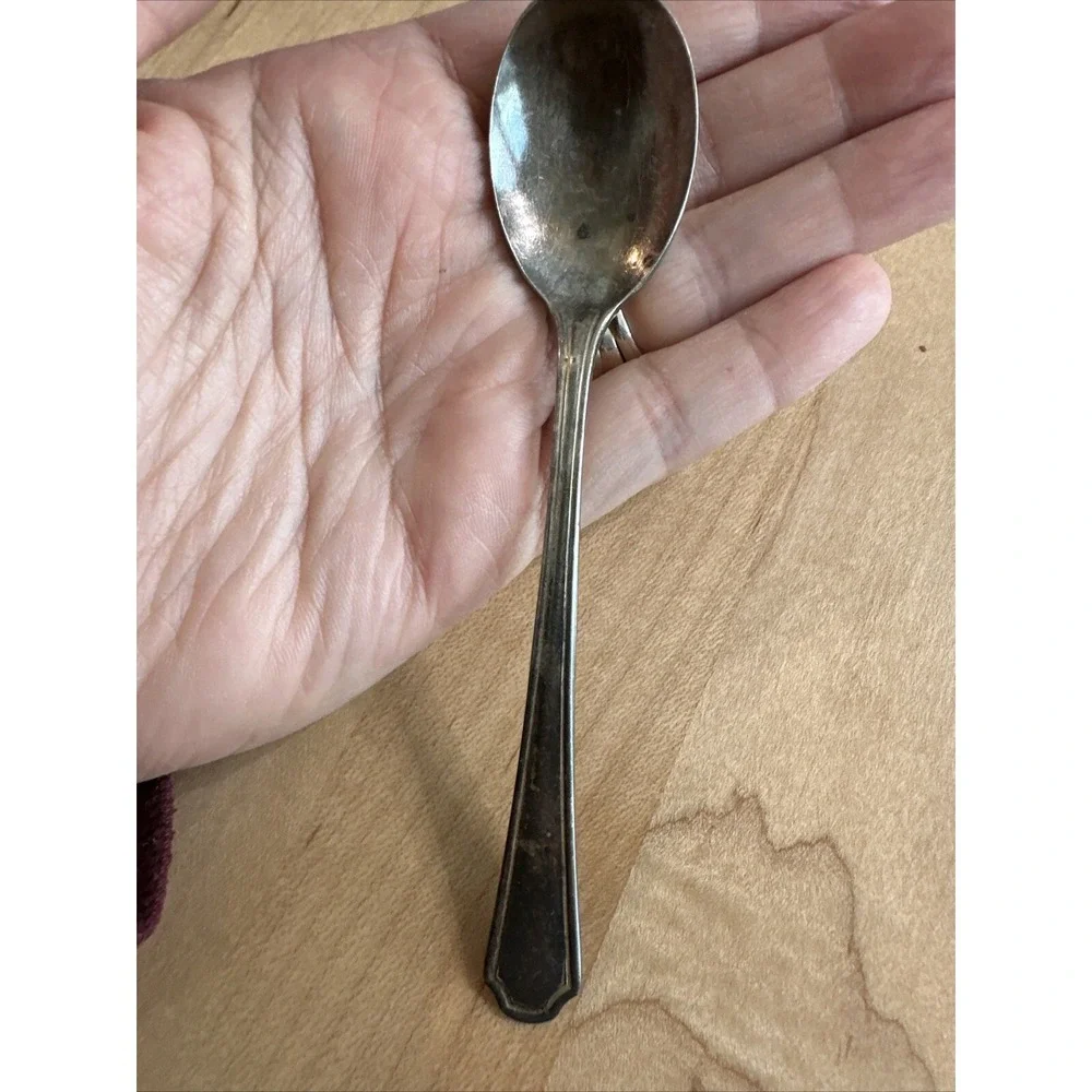 Vintage Oneida Hotel Plate Silverplate Flatware Childs Spoon Silver Silverware